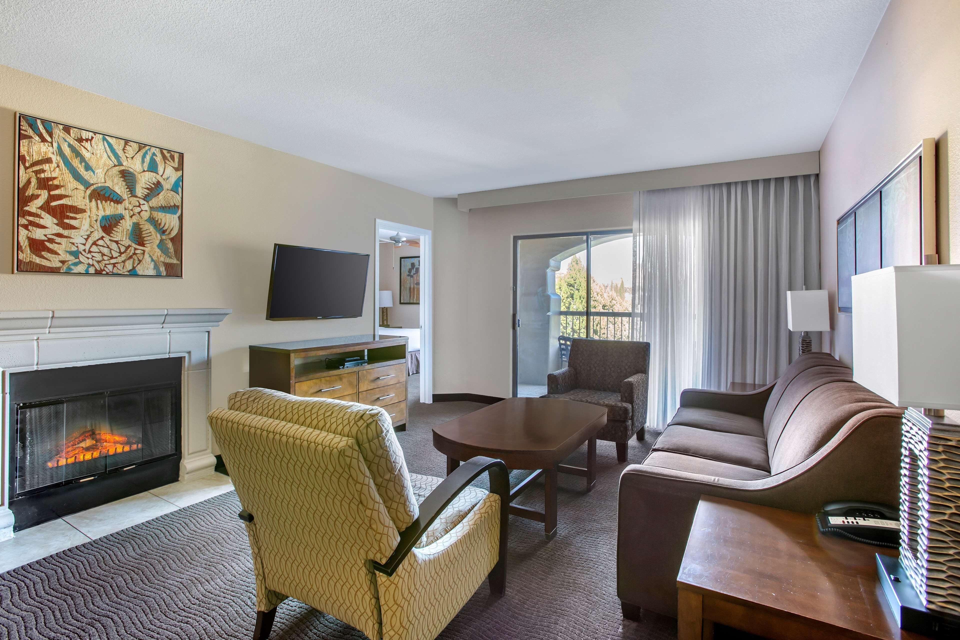 One-Bedroom King Suite with Sofa Bed,1546952665:JPEG